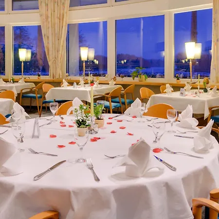 Seehotel Luisenhof מלון Falkenhagen (Markisch-Oderland)