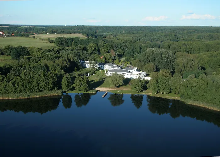 Seehotel Luisenhof Falkenhagen (Mark)